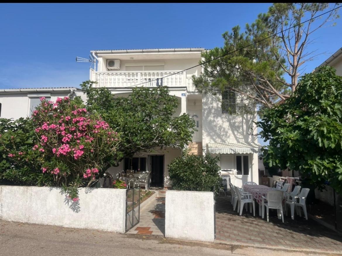 Apartments B&B Povljana Exterior photo